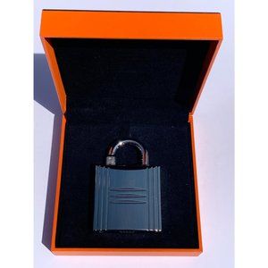 Meet your Posher, Ruba